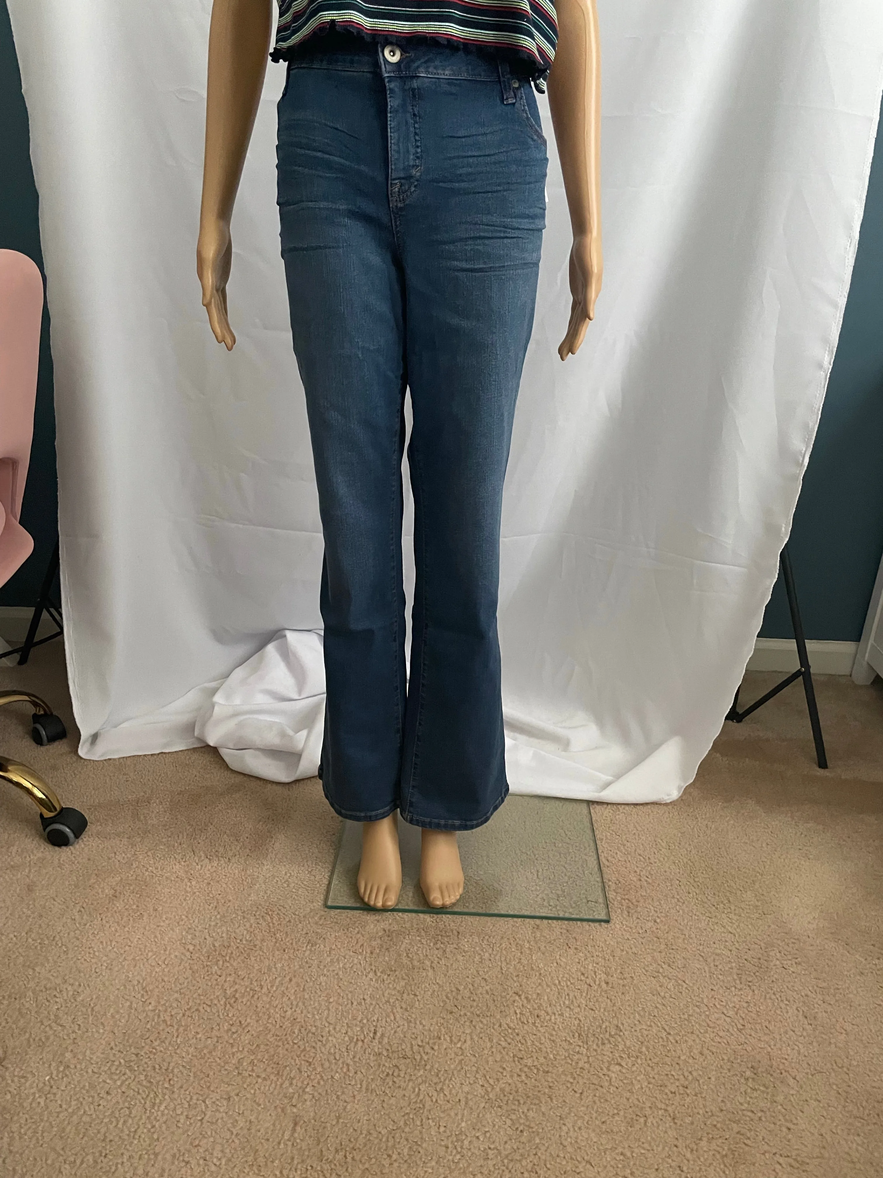 Curvy-Fit Bootcut Jeans in Regular, Short and Long Lengths,